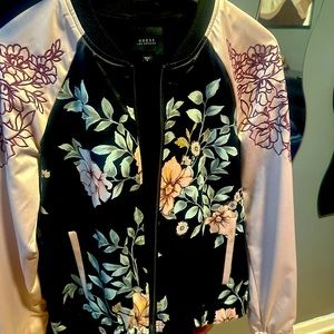 Guess jacket size medium fits large beautiful for fall